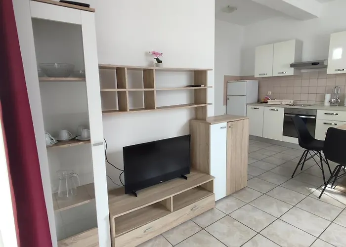 Ravkin アパート ザダル